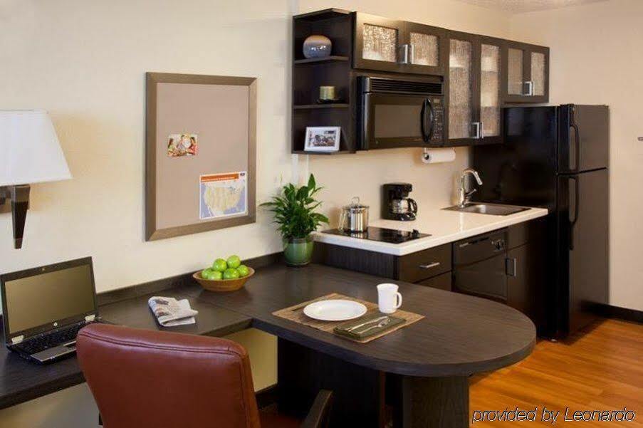 Sonesta Simply Cleveland Airport Hotel